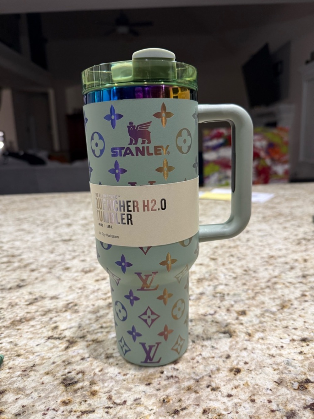 Stanley Quencher H2.0 40oz Mint Green Logo Handle Slide Lock Lid Straw